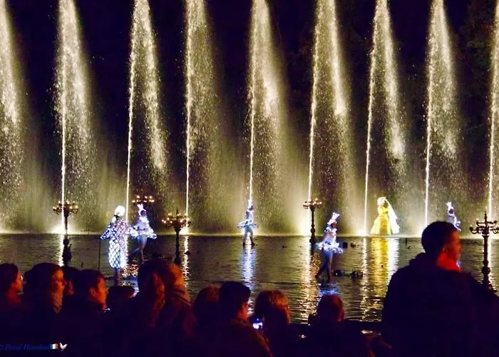Udon-thani De Groupe A 4 Min Du Puy Du Fou Les Épesses